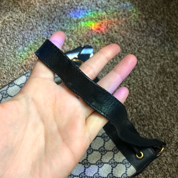 Vintage Gucci GG Supreme Drawstring Bucket Bag: 41.02.034 - Picture 7 of 14